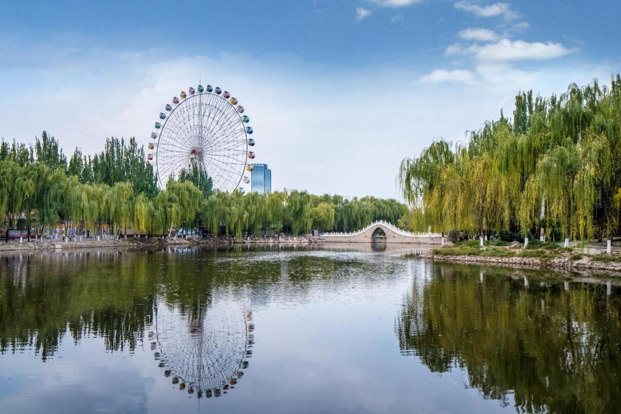 Holiday Inn Yinchuan International Trade Centre, An Ihg Hotel Exterior photo