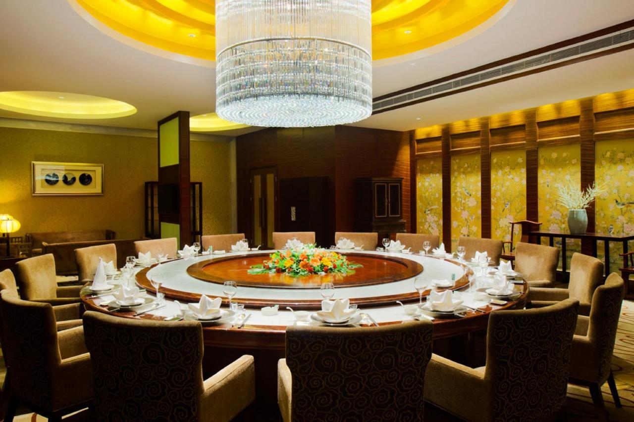 Holiday Inn Yinchuan International Trade Centre, An Ihg Hotel Exterior photo