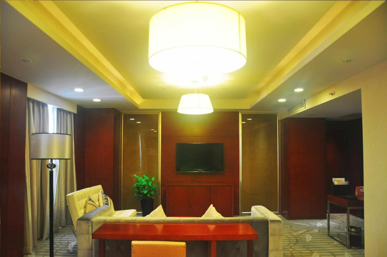 Holiday Inn Yinchuan International Trade Centre, An Ihg Hotel Exterior photo