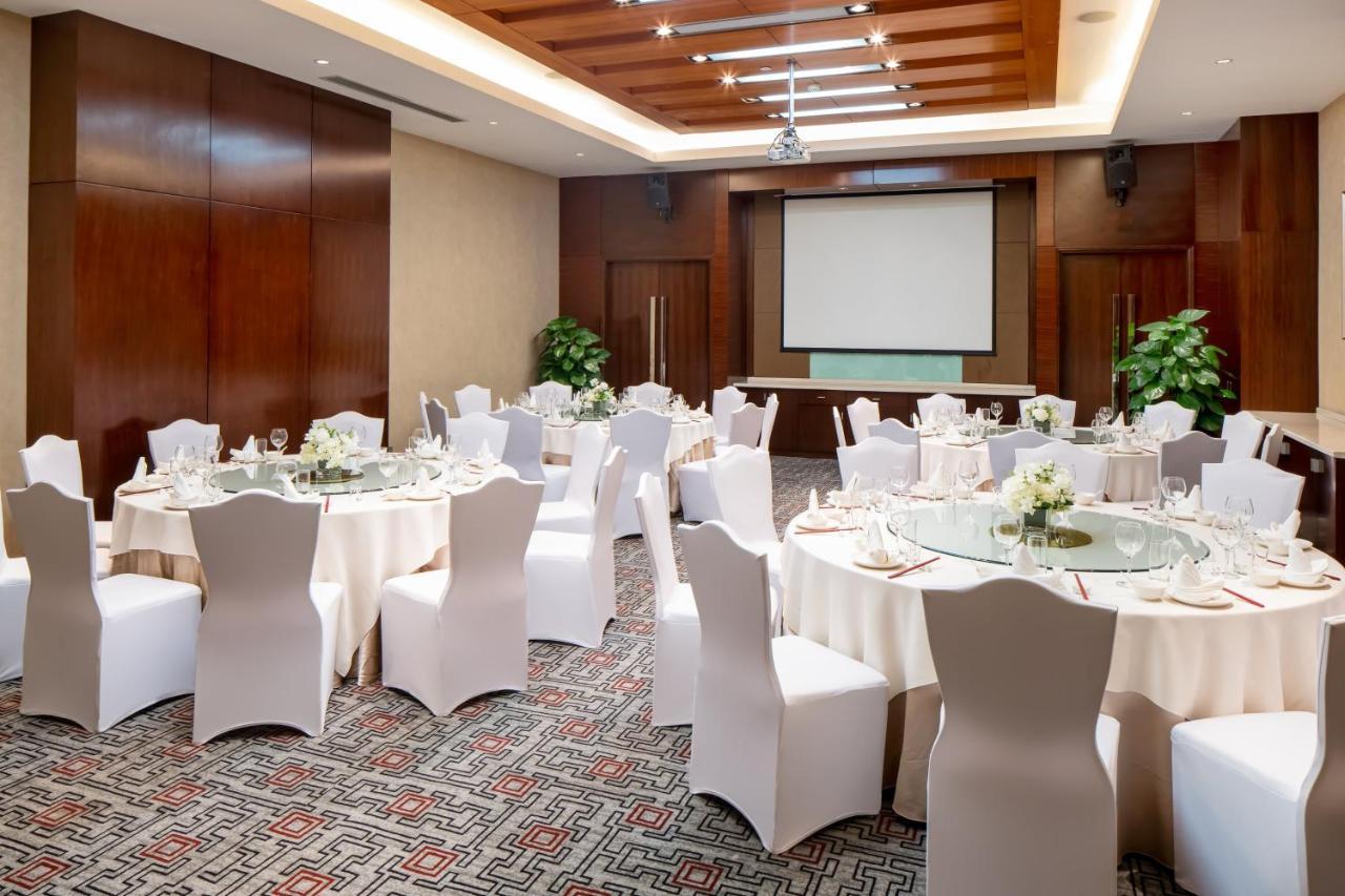 Holiday Inn Yinchuan International Trade Centre, An Ihg Hotel Exterior photo