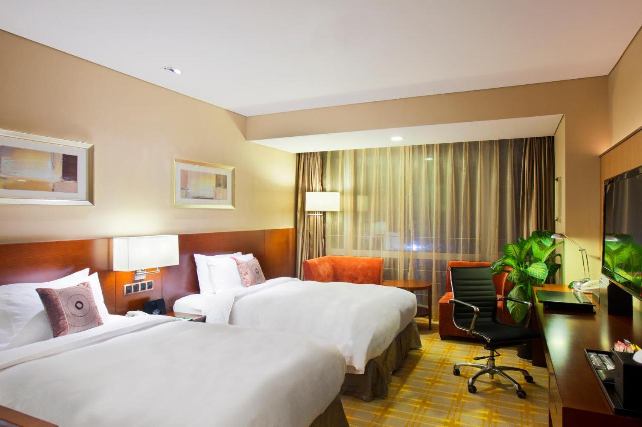 Holiday Inn Yinchuan International Trade Centre, An Ihg Hotel Exterior photo